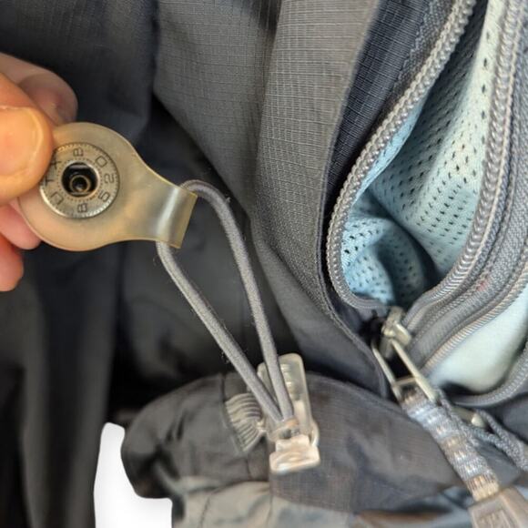 Helly Hansen Ski Jacket Women's Gray Size Medium Snowboarding Winter - Picture 10 of 13